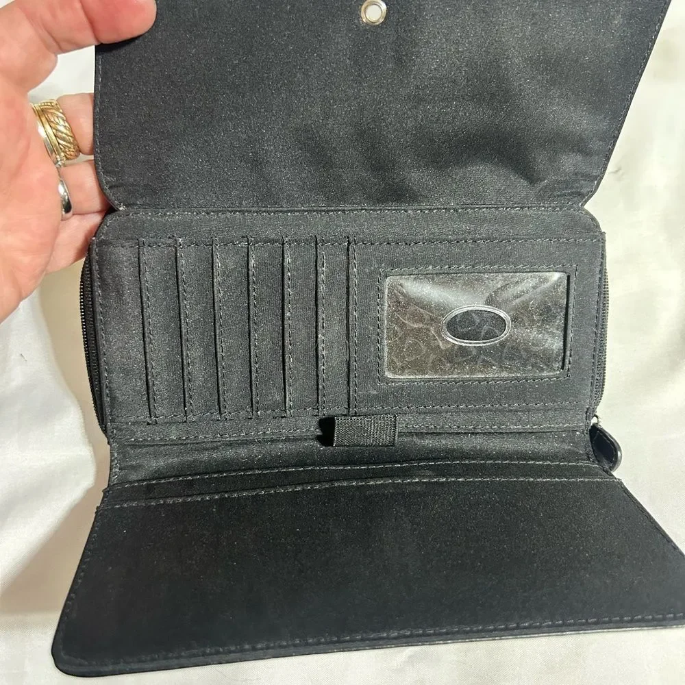 Liz Claiborne Black Leather Wallet NEW Multiple Compartments